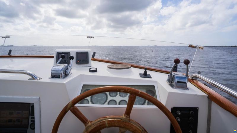 American Marine 49 motoryacht