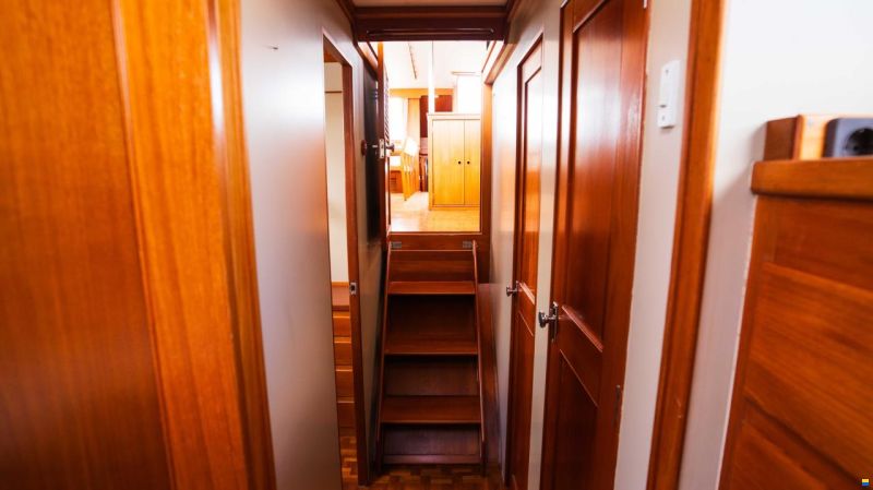 American Marine 49 motoryacht