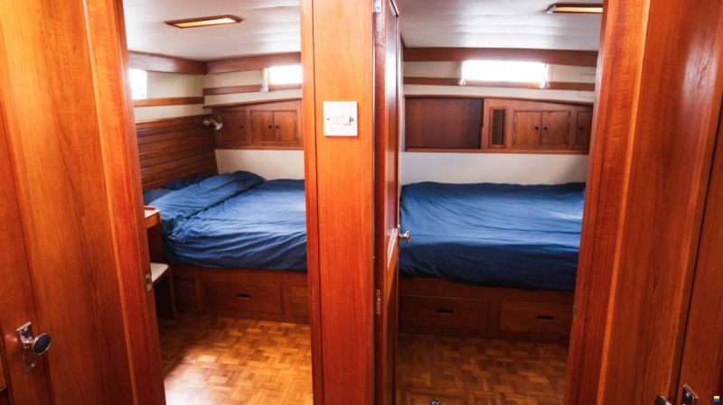 American Marine 49 motoryacht
