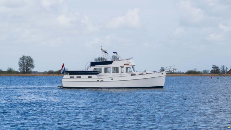 American Marine 49 motoryacht