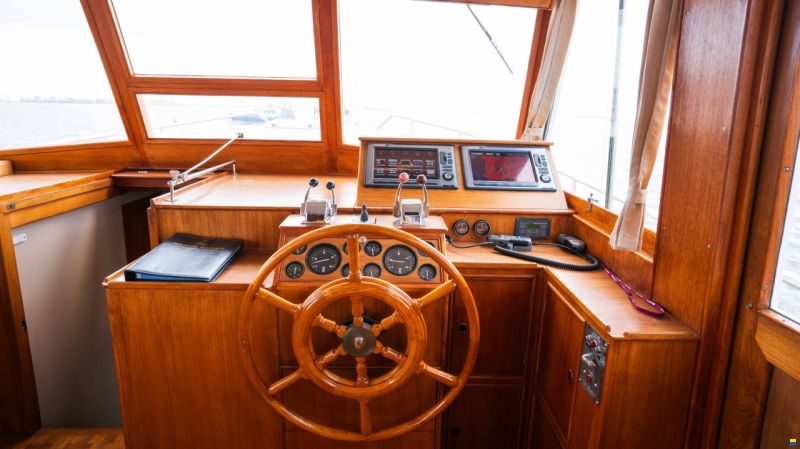 American Marine 49 motoryacht