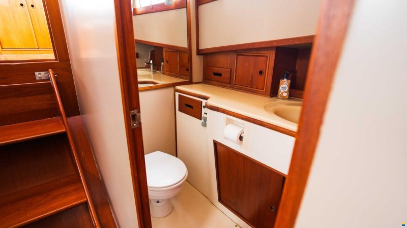 American Marine 49 motoryacht