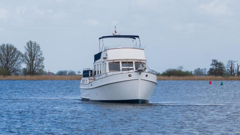 American Marine 49 motoryacht