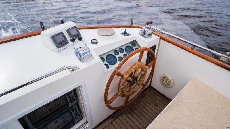American Marine 49 motoryacht
