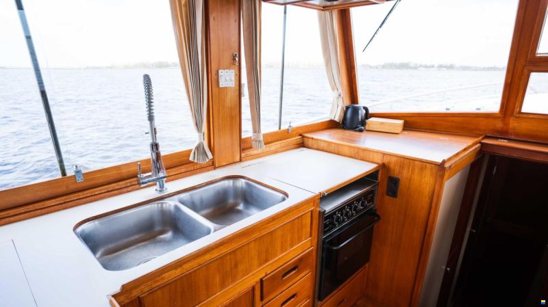 American Marine 49 motoryacht