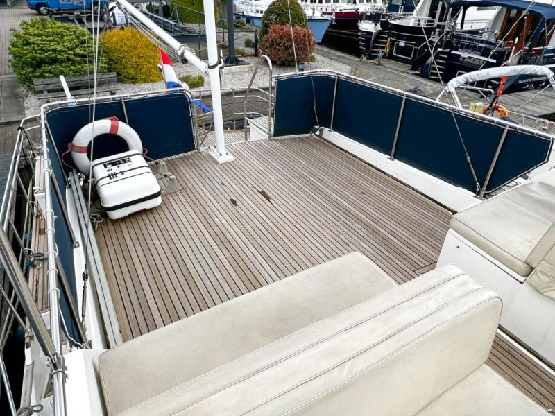 American Marine 42 Motoryacht