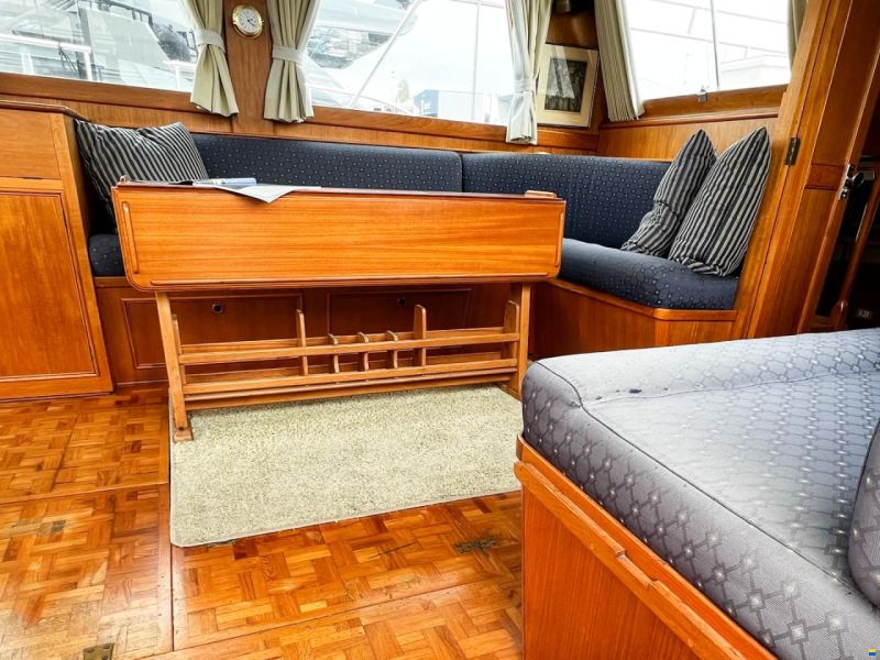 American Marine 42 Motoryacht