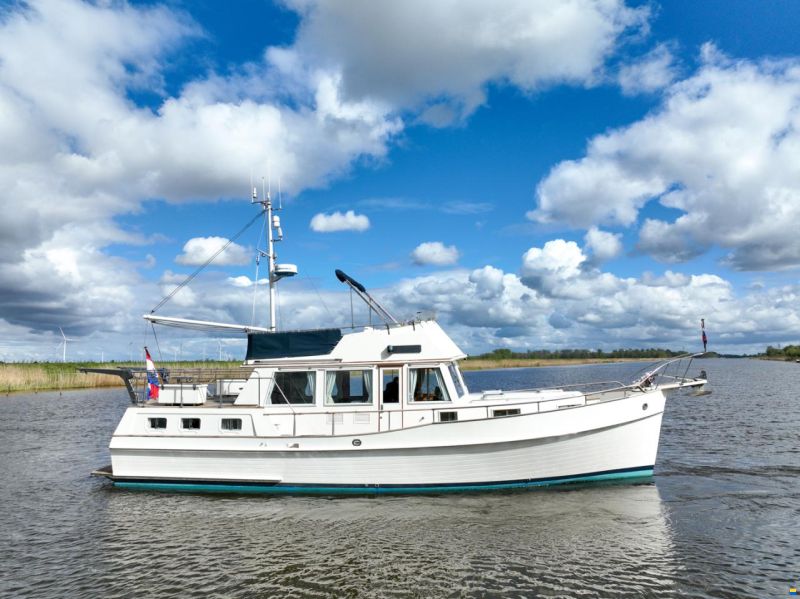 American Marine 42 Motoryacht