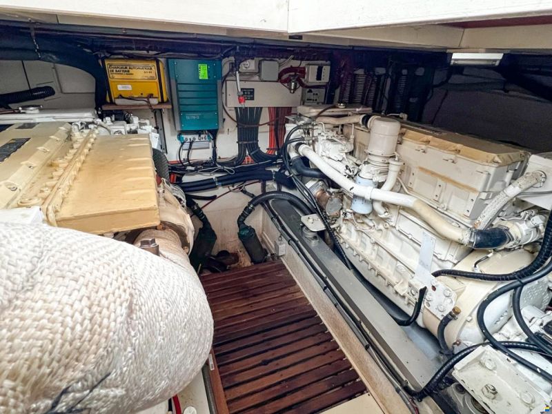 American Marine 42 Motoryacht