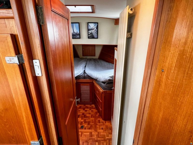 American Marine 42 Motoryacht