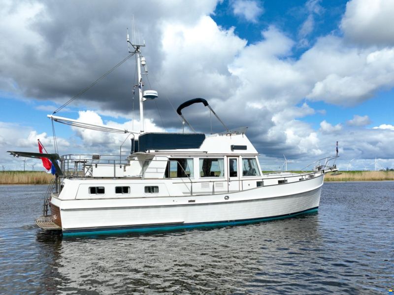 American Marine 42 Motoryacht