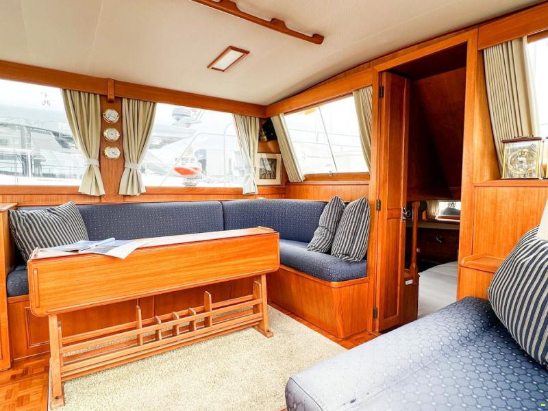 American Marine 42 Motoryacht