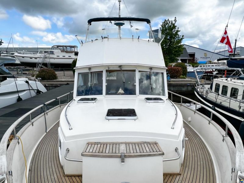 American Marine 42 Motoryacht