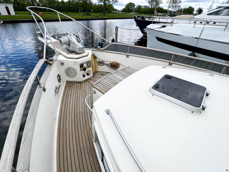 American Marine 42 Motoryacht
