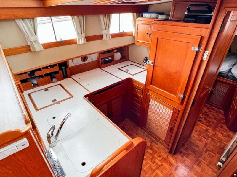American Marine 42 Motoryacht