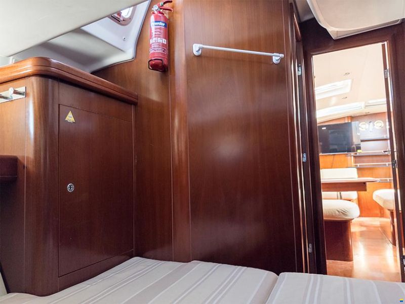 Beneteau Oceanis 523