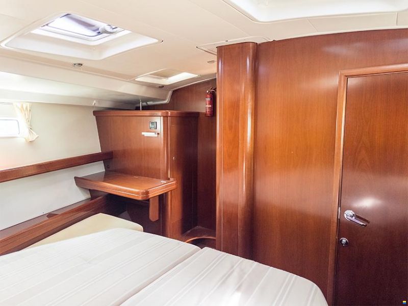 Beneteau Oceanis 523