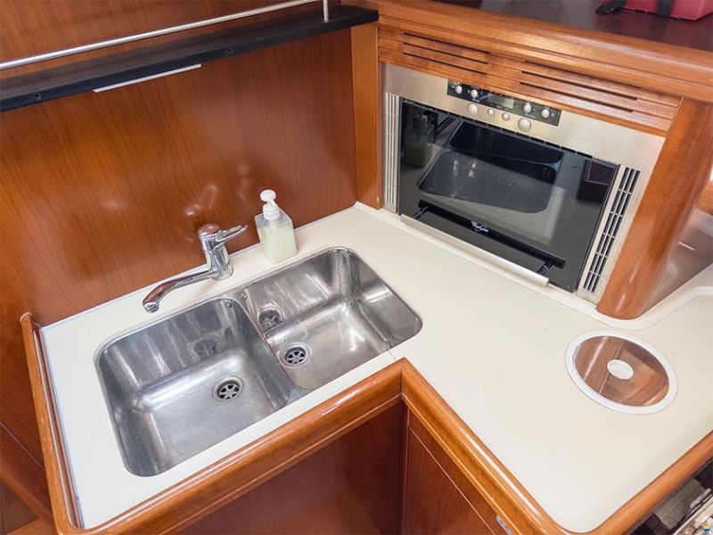 Beneteau Oceanis 523