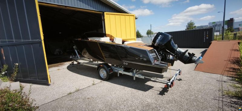 VTS Boats Flying Shark 5.7 Classic