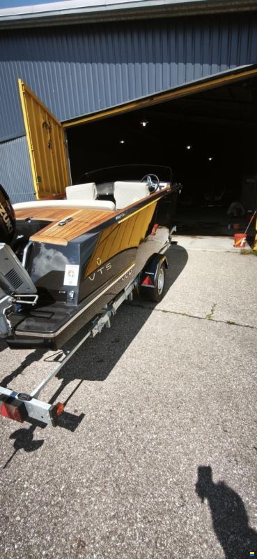 VTS Boats Flying Shark 5.7 Classic