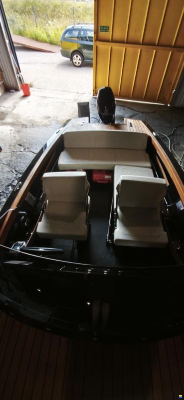 VTS Boats Flying Shark 5.7 Classic