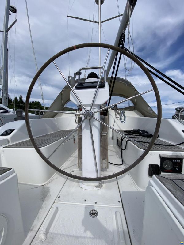 Hanse 320