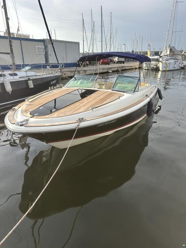 Chris Craft Corsair 30