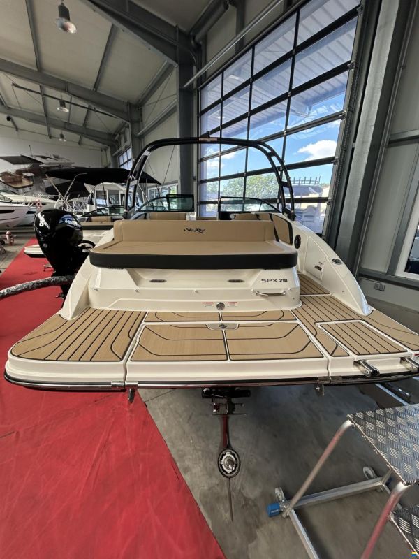 Sea Ray 210 SPX