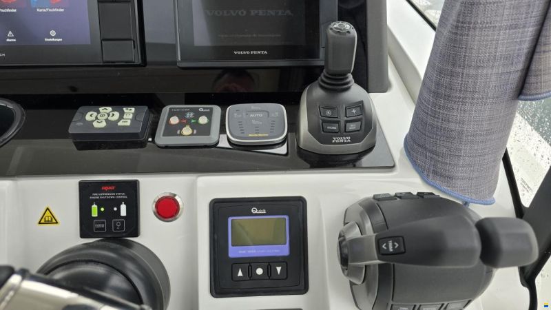 Sealine C390