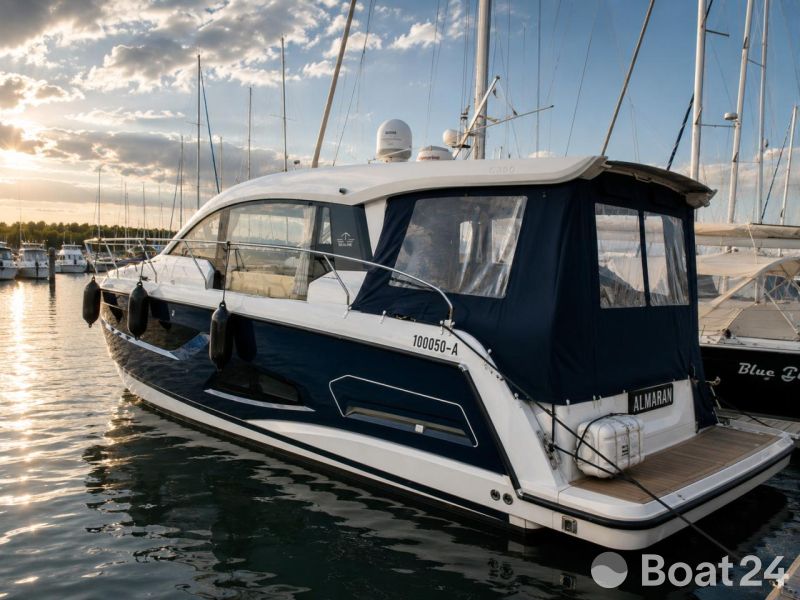 Sealine C390