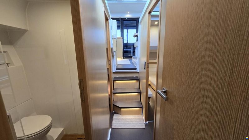 Sealine C390
