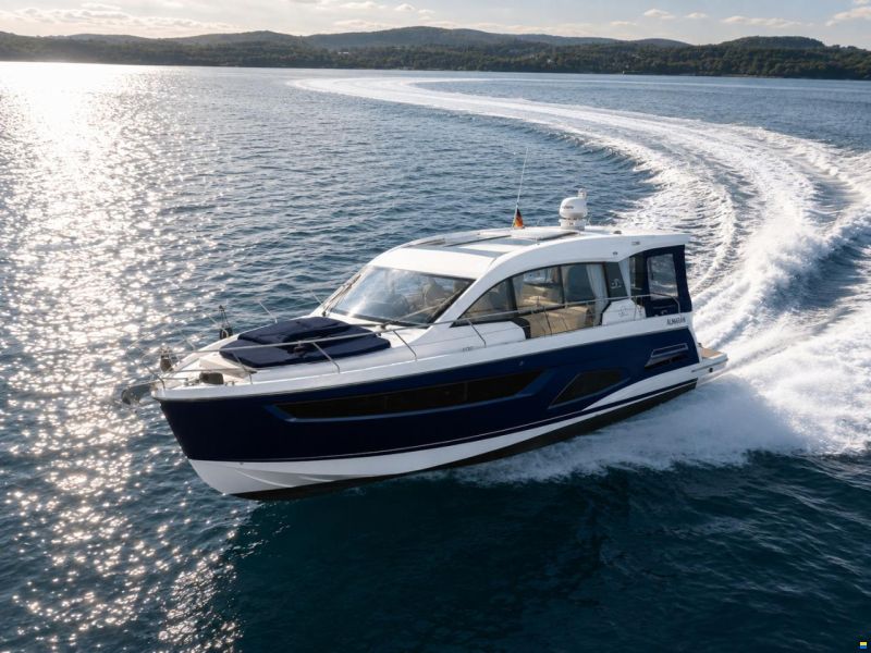 Sealine C390