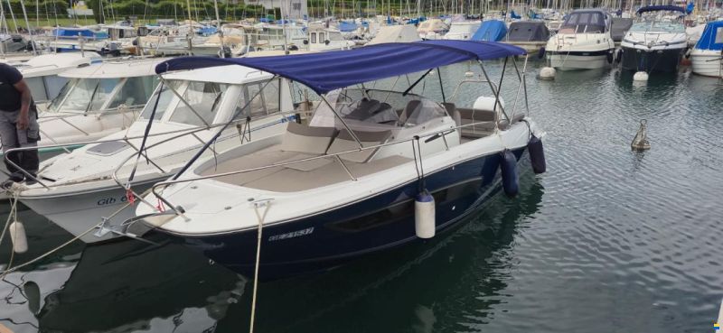 Jeanneau Cap Camarat 7.5 WA 300 CV