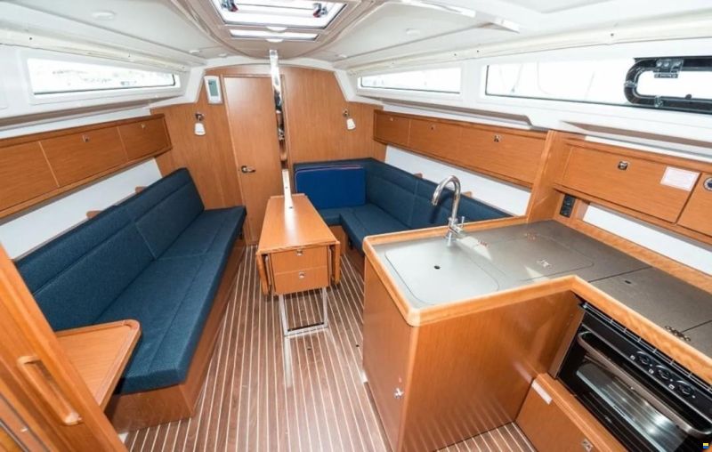Bavaria CRUISER 34