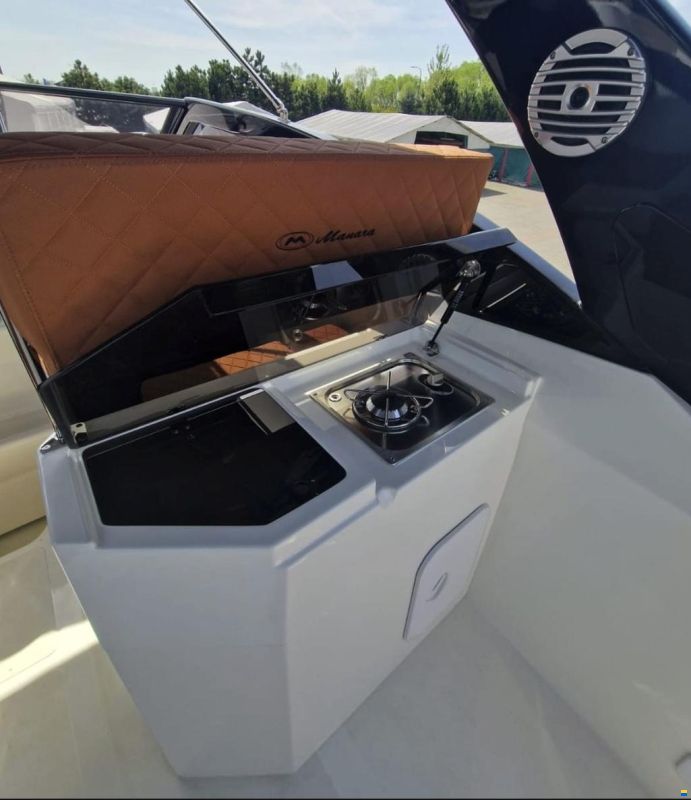 Manara 29 Cabin