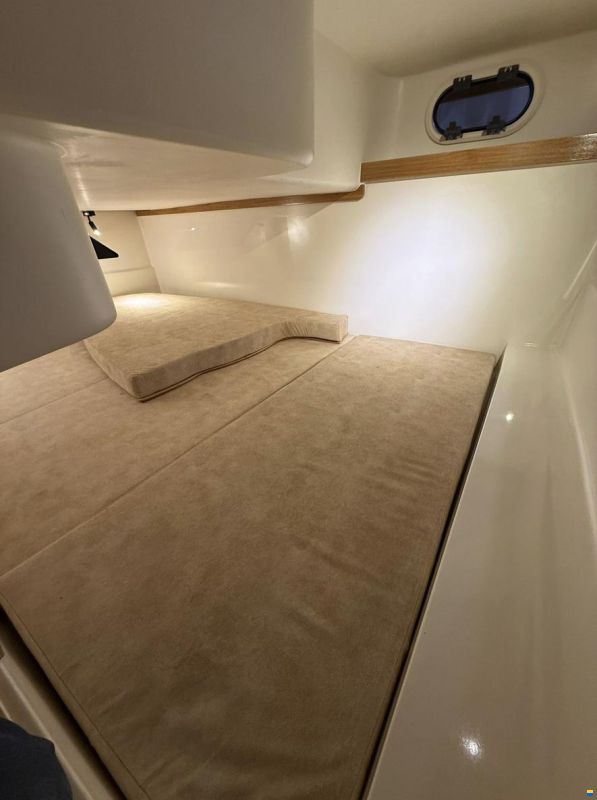 Manara 29 Cabin
