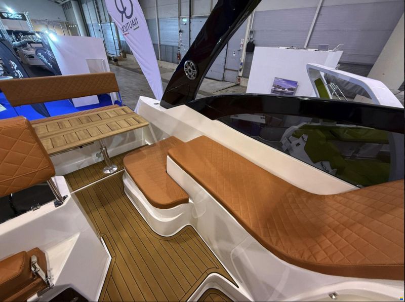 Manara 29 Cabin
