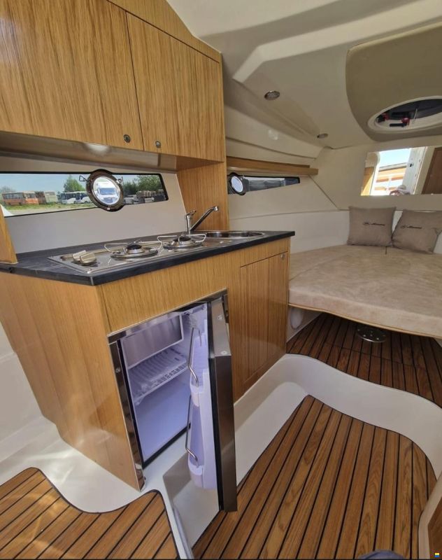 Manara 29 Cabin