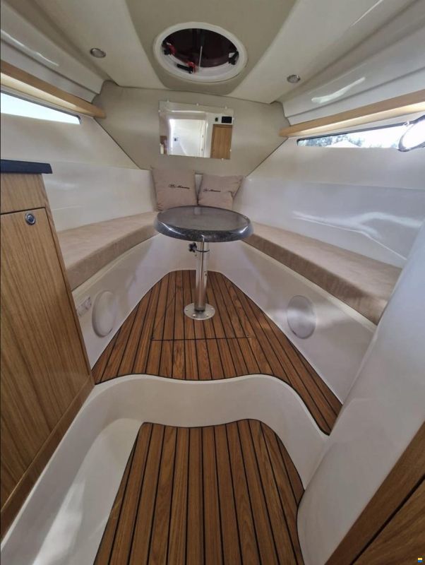 Manara 29 Cabin