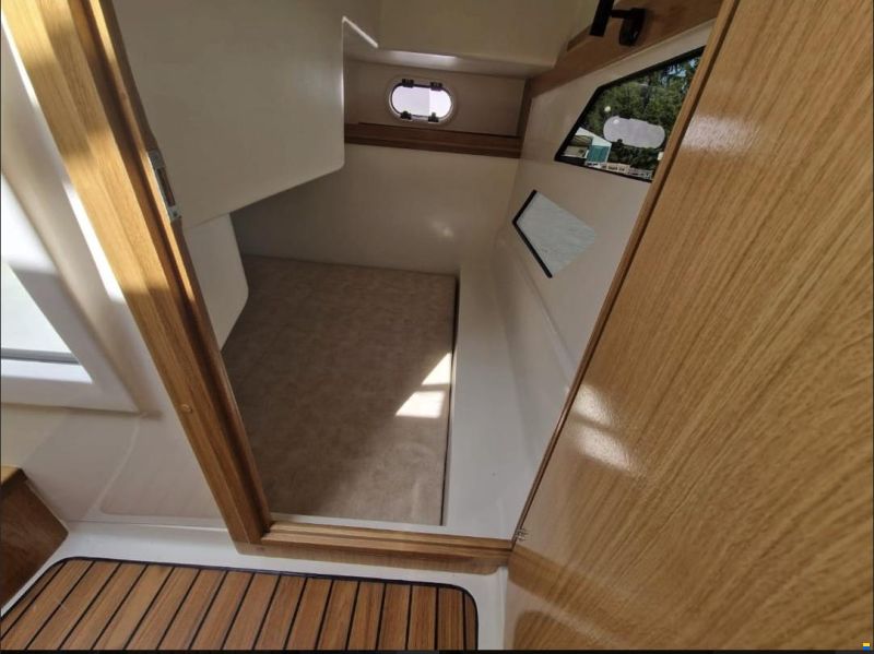 Manara 29 Cabin