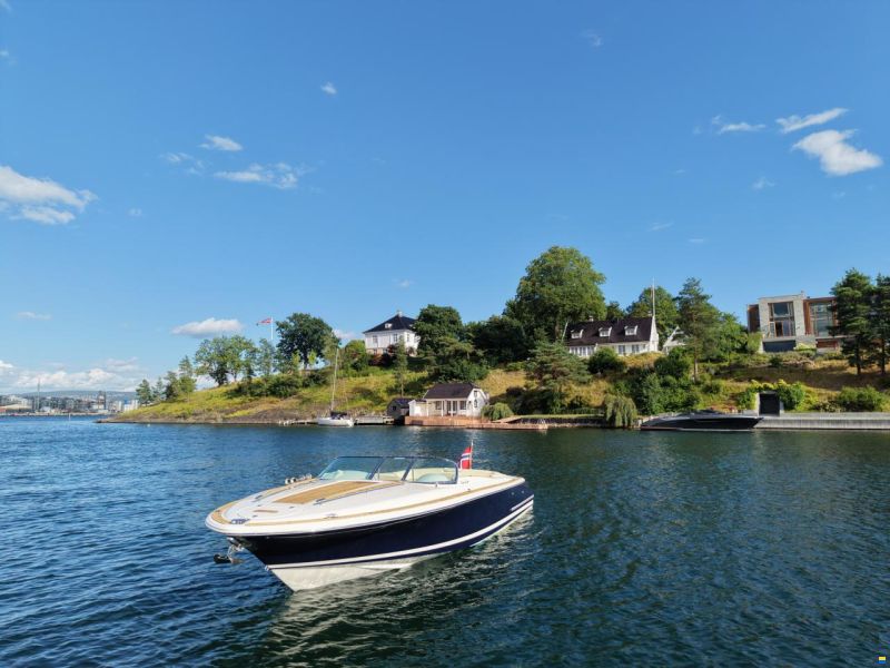 Chris Craft 28 Corsair