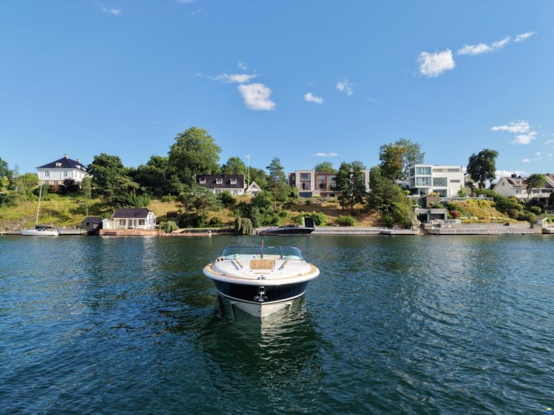 Chris Craft 28 Corsair
