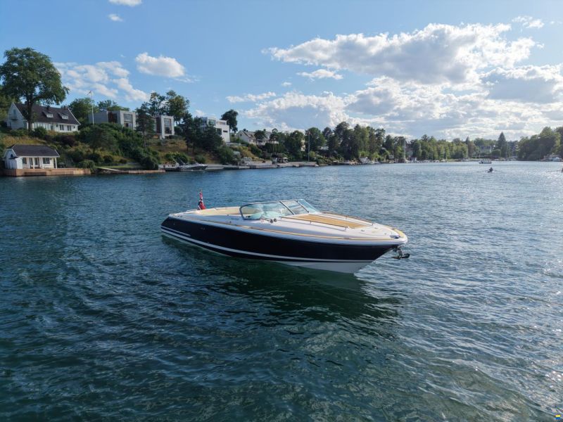 Chris Craft 28 Corsair