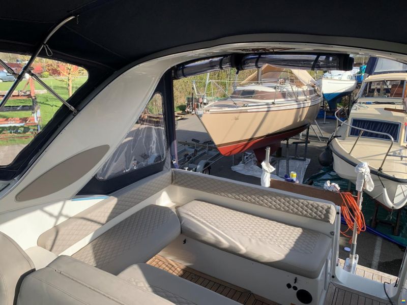 Maxum 2800 SCR