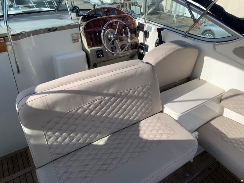 Maxum 2800 SCR