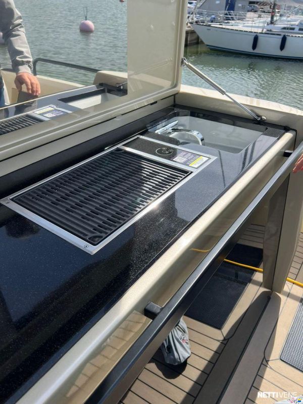 XO Boats 44 EXPLR