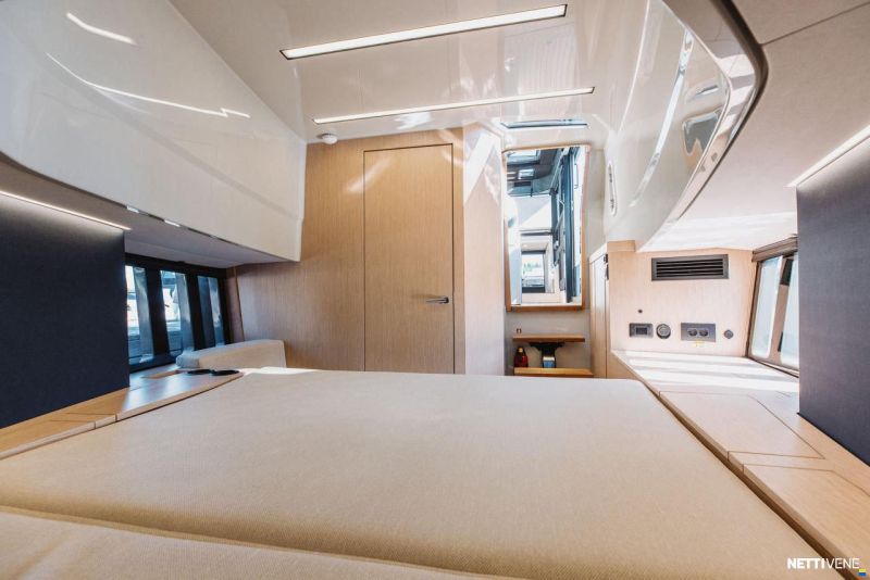 XO Boats 44 EXPLR