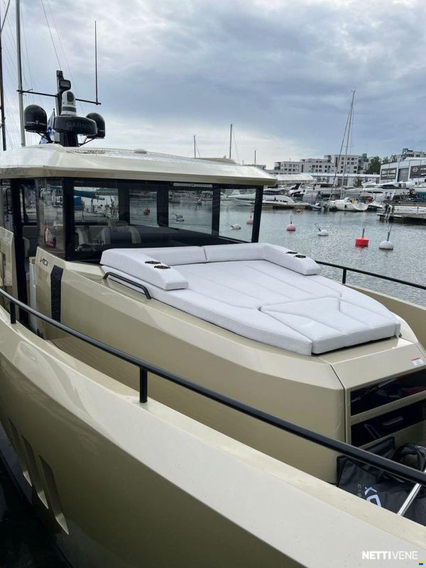 XO Boats 44 EXPLR
