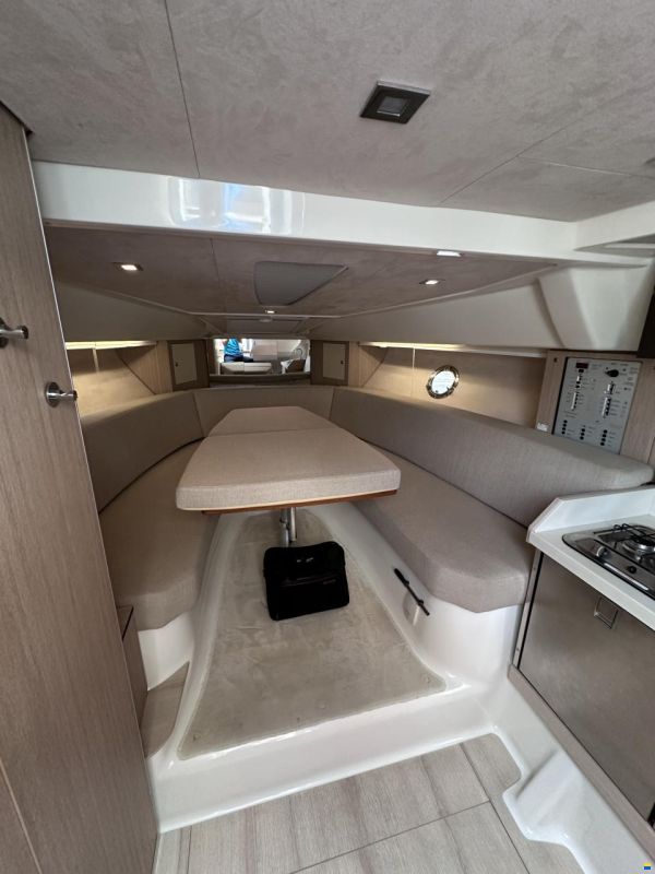 Cranchi Endurance 33