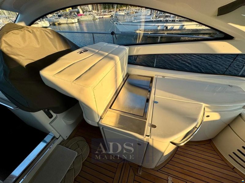 Pershing 46